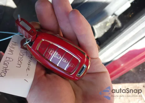 2021 Hyundai Elantra Sel z USA, uszkodzony, nr VIN 5NPLN4AG1MH040985